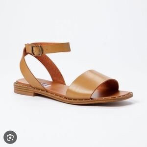 Steve Madden Deedy Flat Sandals